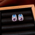 Détails des boucles d'oreilles en argent avec pierres rondes bleues et roses - Incrustation de Pierres Précieuses Doubles Rose et Bleu