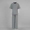 Détail du tissu en maille rayée noir et blanc sur le pantalon large et l'ensemble t-shirt - S / Noir
