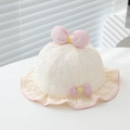 Dettaglio cappello sole neonata con pizzo a cuore e accenti di fiocchi rosa - 46cm(3-15 Mesi) / Beige