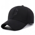 Klassische schwarze Baseballkappe mit hochwertiger C-Stickerei auf strukturiertem Stoff - Verstellbar / Schwarz mit schwarzer Stickerei
