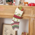 Gestrickter Weihnachtsstrumpf mit Tannenbaum- und Schneeflockenmustern und Bommeln - Weihnachtsbaum