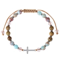 Dettaglio del bracciale in corda intrecciata con pietre naturali e ciondolo a croce - Stile Croce in Pietra Naturale Multicolore (Bracciale Croce-1)