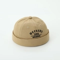 Dettaglio del berretto miki kaki con ricamo weekend e trama in cotone vintage - 52cm (2-5 Anni) / Cachi