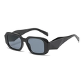 Occhiali da sole neri geometrici irregolari con montatura retrò spessa e alla moda - Nero Lucido/Lenti Grigie