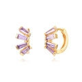 Macro del marchio Ag925 su orecchini a cerchio dorati con zirconi baguette viola - Oro con zircone viola baguette a ventaglio