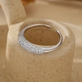Anello aperto in argento sterling 925 con pavé di zirconi scintillanti lucidi - Taglia 14 (Regolabile) / Oro Bianco