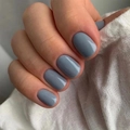 Short square press-on nails in glossy grey finish for an elegant minimalist look - Grey (JP2178)