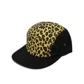 Detail of canvas 5-panel camper cap featuring leopard print and metal side eyelets - M (56-58cm) / Contrast Color