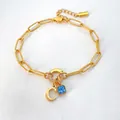 Bracelet en acier inoxydable plaqué or 14K avec breloque lettre C et zircon bleu - Lettre C / Or
