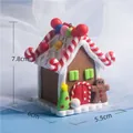 Ornamento natalizio a forma di casetta di pan di zenzero con omino, altezza 7,8cm - Stile C