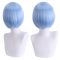 Lichtblauwe korte bob cosplay pruik getoond van voor- en achterkant op een mannequin - Lichtblauw