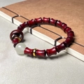 Bracelet en bois rouge avec perles de bambou, jade vert et entretoises dorées - Santal Rouge Joint de Bambou Style Yongye (8*10mm)