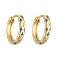 Orecchini a cerchio a stella dorati con zirconi blu micro-incastonati su sfondo bianco - Oro Zirconia Blu Mare