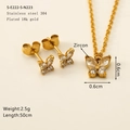 Dettaglio del set di gioielli a farfalla in acciaio inossidabile placcato oro 18K con zircone - Set con Zirconia Bianca