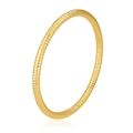 Detail of a thin gold hollow bracelet with diamond-cut geometric texture on white background - Diamond Cut Style (4号) / 18K Gold / Gold