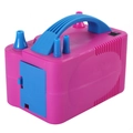 Vue latérale détaillée d'une pompe à ballons électrique portable rose et bleue - 73005 prise UK 220-240 V