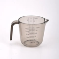 Misurino da 150ml in plastica grigio traslucido con doppia scala graduata e manico - 150ml Marrone