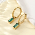 Eleganti orecchini in oro con cristalli rettangolari verde smeraldo su tessuto - Cerchio con Pendente Rettangolare / Oro/Verde
