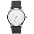 Gros plan d'une montre à quartz minimaliste avec cadran blanc et bracelet en cuir noir - Bracelet Noir Cadran Blanc