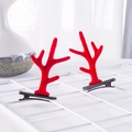 Par de horquillas de asta de reno rojas de felpa para niños con clips metálicos negros - Nuevo Par de Cornamentas Rojas