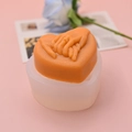 Stampo in silicone a forma di cuore per sapone e candele con rilievo di mani che si tengono - Stile Mani Che si Tengono (205#1)