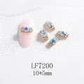 Détail de bijoux d'ongles dorés 10x5mm avec cristal AB et petits strass brillants - Strass AB rectangulaire doré (LF7200) / Perle à Trou Traversant 10*5 mm