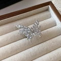Elegant silver butterfly ring with zircon and pearl in a wooden jewelry box - Hollow Butterfly Style (WR271) / Box Packaging / Silver