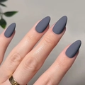 Uñas postizas cortas de almendra en gris oscuro mate con acabado profesional - Tipo de Pegamento / Azul Gris Mate