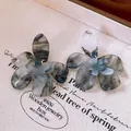 Vintage floral resin earrings with black gray marble pattern and silver needle post - Black (81# Silver Earring Post)