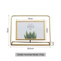 Minimalistischer goldener Metall-Bilderrahmen geometrisch mit Maßen und Stand - Horizontal Gold 6-Zoll