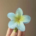 Pince à cheveux élégante en forme de fleur de frangipanier bleue et jaune en acétate - Pince à Cheveux Fleur de Jasmin à Dégradé (132#) / Bleu Dégradé