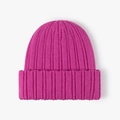 Gorro de punto acanalado en color magenta oscuro con diseño de dobladillo ancho - Rosa Rojo