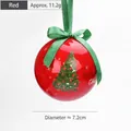 Rode kerstbal met boomprint, groen linten strikje en ophangkoord voor decoratie - Rode Basis Groene Boom Bal