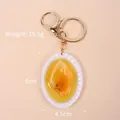 Portachiavi piatto di pesce in miniatura con piatto bianco 4,5x6cm e anello d'oro - Piatto Ovale - Pancetta Di Maiale / Chiusura Dorata a Forma di 8