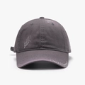 Berretto da baseball grigio scuro in cotone lavato con dettagli strappati e look vintage - grigio scuro