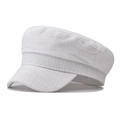 Primer plano de gorra blanca tipo Baker Boy con textura tejida de algodón y lino - Ajustable / Blanco Brillante