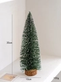30 cm kleiner grüner beflockter Weihnachtsbaum mit Holzsockel für die Tischdekoration - 30cm Beflockter Baum