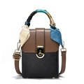 Sac à bandoulière bicolore noir et marron avec matelassage et foulard en soie - Noir Color Block