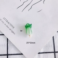 Vue macro d'un pendentif chou en verre vert 25x12mm pour la création de bijoux DIY - Chou Chinois Court