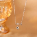 Elegante colgante de rosa en plata de ley S925 con un acabado plateado minimalista - Plata 925 / Oro Blanco