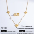 Conjunto de collar y pendientes de trébol en acero dorado con perlas y circonitas - Juego de Collar y Pendientes de Trébol con Perla y Strass (TZ81005)