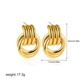 Vista detallada de pendientes de aro de oro 18K con medidas de 25mm de alto y 17mm - Anillos Múltiples Entrelazados Dorados / Dorado