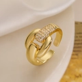 Anillo de cadena chapado en oro de 18K con pavé de circonitas y acabado pulido - Estilo de Cadena Dorada con Micro-Pavé