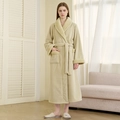 Accappatoio lungo in pile spesso da donna giallo crema con bordo in peluche caldo - M / Verde Erba Chiaro