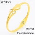 Bracciale a cuore dorato con zirconi, larghezza 13mm, diametro interno 62x50mm - Stile Cuore Lucido con Doppia Pietra(KB210744-KSZ)