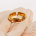 Verstelbare gouden koperen ring met unieke slangengraat rimpeltextuur voor vrouwen - Verstelbare Ring