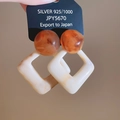 Detail of S925 silver needle resin geometric earrings with amber and cream rhombus pendant - Silver Needle-Amber White-Rhombus Combination