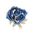Spilla a rosa con cristallo blu base in metallo dorato e strass su sfondo bianco puro - Blu (C625-A)
