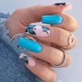 Unghie finte a bara blu e rosa con decorazioni a farfalla e anelli in argento minimal - Stile Farfalla Blu Cielo (JP1430)