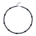 Détail du collier de 6 mm en perles d'œil de tigre et pierre de lave avec fermoir homard - Collier En Pierre Magnétique Noire